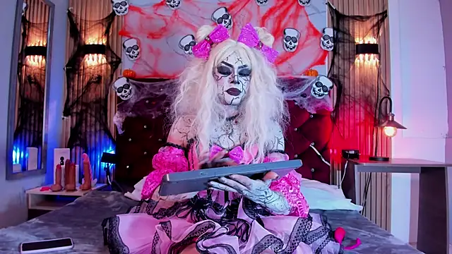 Megan Rodriguez online show from October 15, 2025, 7:14 pm