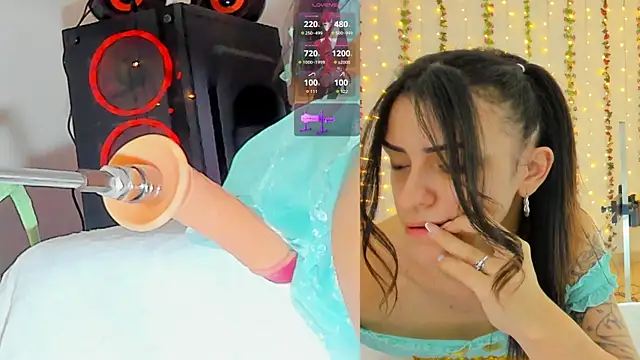 Snapshot of Kitty__Rose__ chatting on October 15, 2025, 10:26 am Kitty  Rose   online show from October 15, 2025, 10:26 am