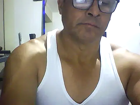 Snapshot of sexigym35 chatting on September 30, 2025, 3:44 am sexigym35 online show from September 30, 2025, 3:44 am