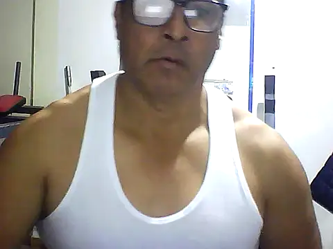 Snapshot of sexigym35 chatting on October 8, 2025, 3:48 am sexigym35 online show from October 8, 2025, 3:48 am
