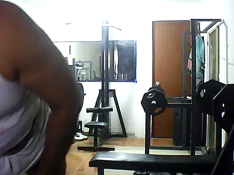 Snapshot of sexigym35 chatting on October 26, 2025, 9:21 pm sexigym35 online show from October 26, 2025, 9:21 pm