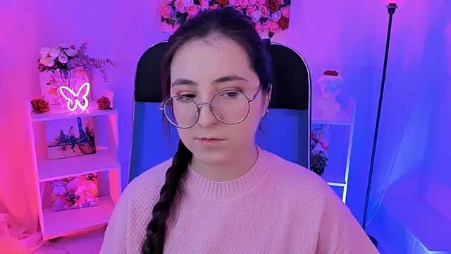 Snapshot of VirtuallVoyant chatting on October 16, 2025, 7:09 am VirtuallVoyant online show from October 16, 2025, 7:09 am