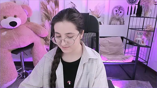 VirtuallVoyant online show from December 18, 2025, 7:14 am