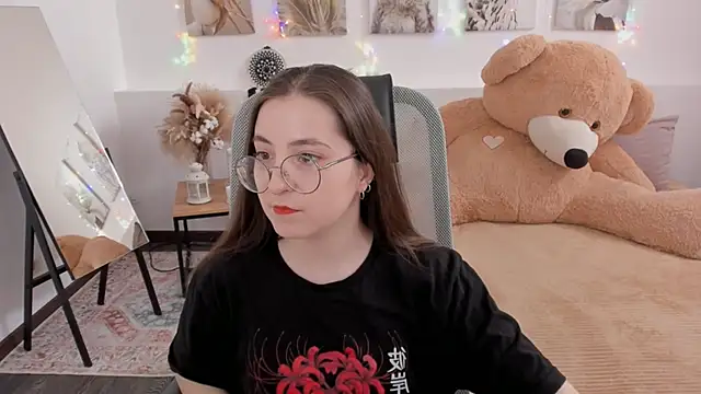 Snapshot of VirtuallVoyant chatting on March 27, 2026, 6:52 am VirtuallVoyant online show from March 27, 2026, 6:52 am