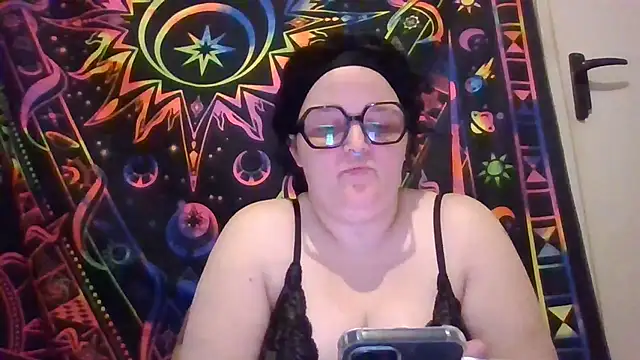 moulette7 online show from April 23, 2026, 6:43 pm