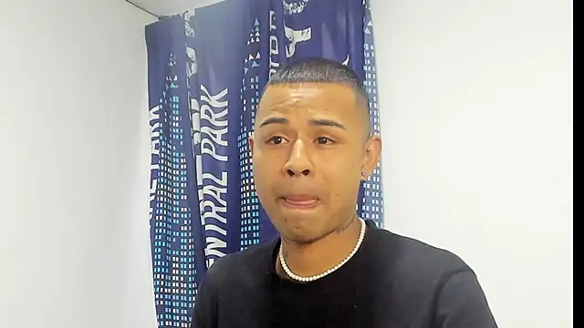  Logan Colton  online show from November 12, 2025, 10:20 pm