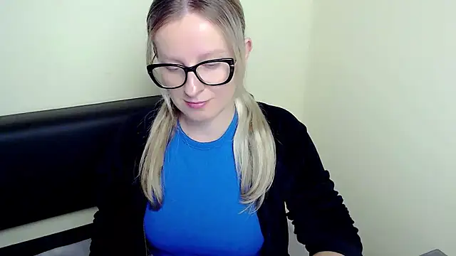 VanillaRose  online show from September 12, 2025, 6:24 am