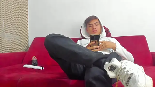 willy sexxx18 online show from March 7, 2026, 7:33 pm