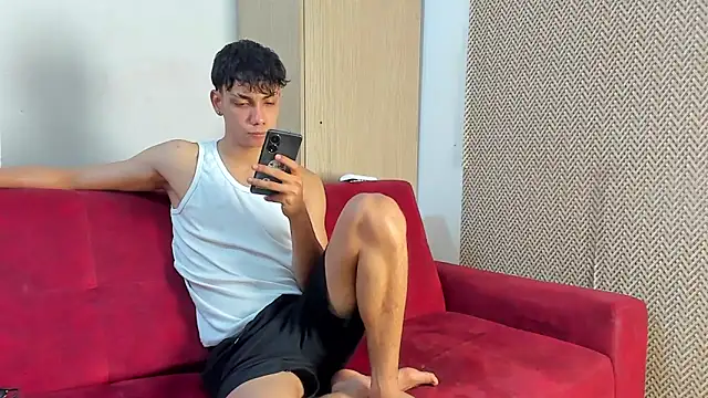 willy sexxx18 online show from May 6, 2026, 7:52 pm