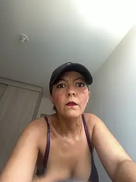 Tinymilf  online show from June 17, 2026, 8:10 pm