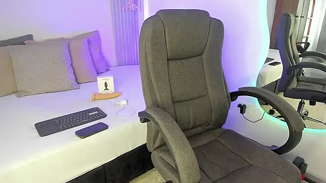 j deex online show from October 3, 2025, 4:15 pm