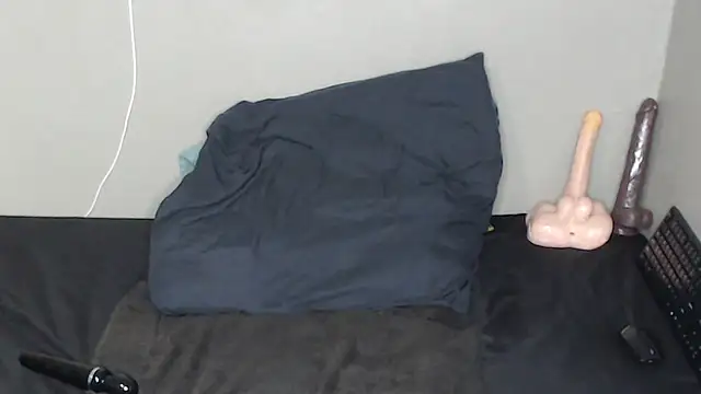 TrishahXo online show from March 3, 2026, 8:37 pm