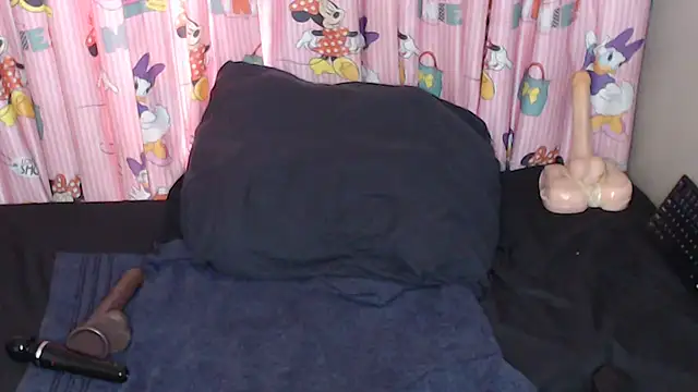 TrishahXo online show from June 10, 2026, 8:46 am