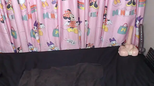TrishahXo online show from June 12, 2026, 8:19 pm