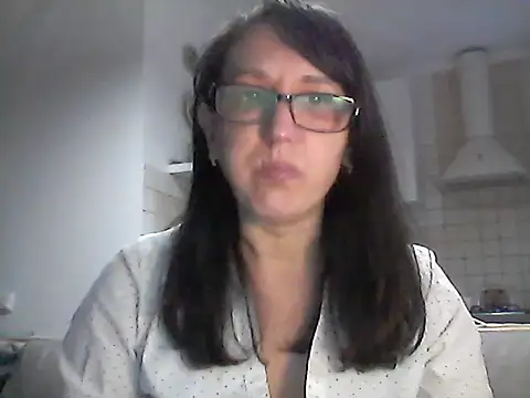Elena48324 online show from April 29, 2026, 5:41 pm