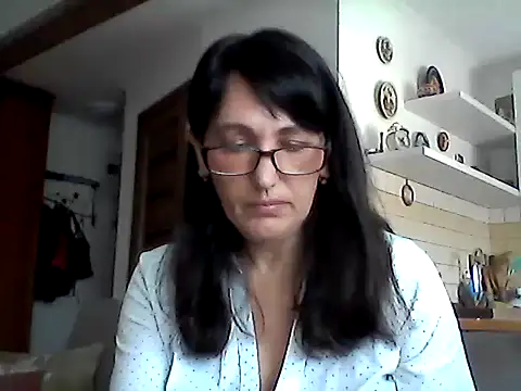 Elena48324 online show from May 14, 2026, 10:22 am