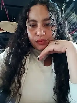 Snapshot of Yaya_watson chatting on October 28, 2025, 6:43 pm Yaya watson online show from October 28, 2025, 6:43 pm