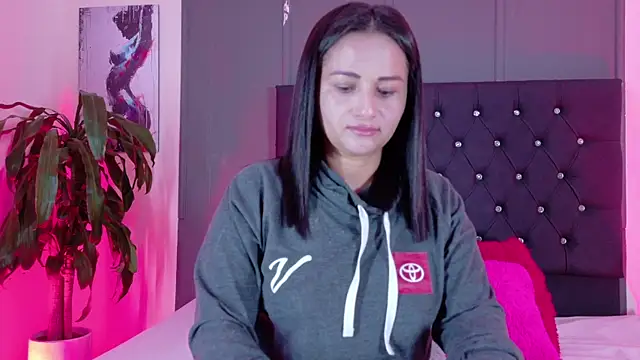 Zafiro  Brown online show from September 29, 2025, 7:57 am