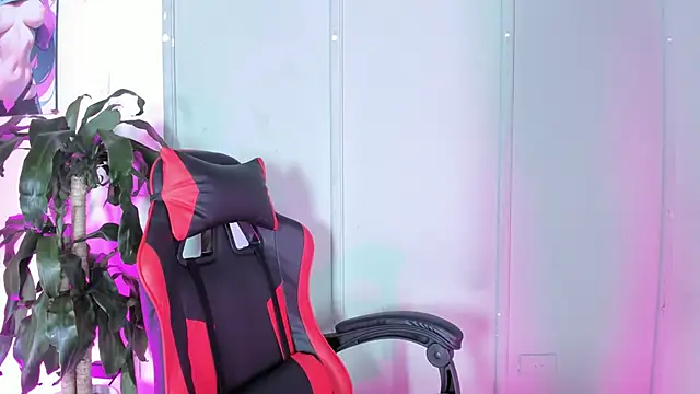 Zafiro  Brown online show from September 30, 2025, 12:32 pm