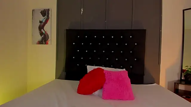 Snapshot of Zafiro__Brown chatting on March 6, 2026, 8:05 pm Zafiro Brown online show from March 6, 2026, 8:05 pm