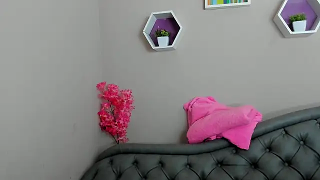 Snapshot of Dafne_Mel chatting on September 9, 2025, 12:26 pm Dafne Mel online show from September 9, 2025, 12:26 pm