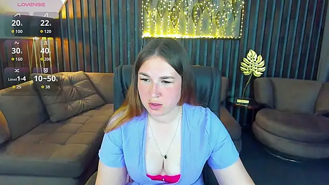 Sofii darling online show from June 14, 2026, 4:31 pm