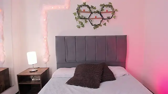 Snapshot of Ambar_gh1 chatting on September 18, 2025, 8:22 pm Ambar gh1 online show from September 18, 2025, 8:22 pm