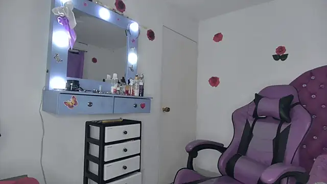 Snapshot of soffy_rosses chatting on April 11, 2026, 1:54 am soffy rosses online show from April 11, 2026, 1:54 am
