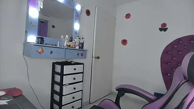 Snapshot of soffy_rosses chatting on April 22, 2026, 2:25 am soffy rosses online show from April 22, 2026, 2:25 am