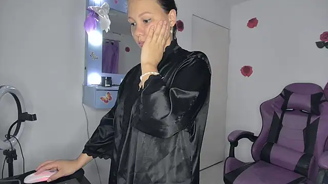 Snapshot of soffy_rosses chatting on May 1, 2026, 2:38 am soffy rosses online show from May 1, 2026, 2:38 am