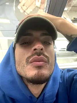 Snapshot of malek_xarx_ chatting on September 10, 2025, 1:44 pm malek xarx online show from September 10, 2025, 1:44 pm