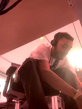 malek xarx  online show from November 27, 2025, 3:25 pm