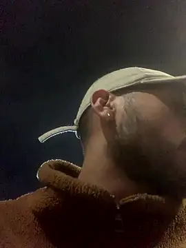 malek xarx  online show from January 11, 2026, 4:39 am