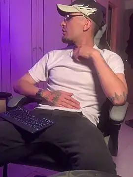 malek xarx  online show from March 5, 2026, 4:52 am