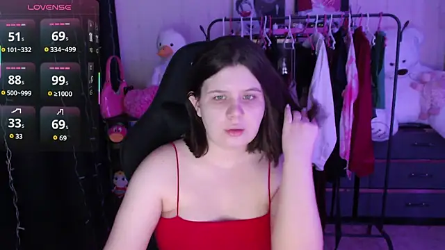 AmyVibess online show from May 3, 2026, 6:03 pm