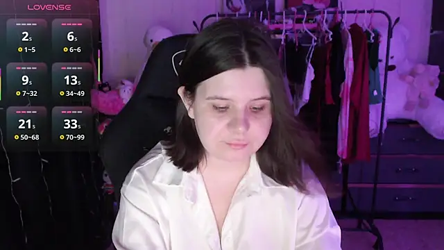 AmyVibess online show from June 12, 2026, 6:07 pm