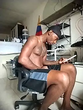 Snapshot of Jhoan_Simply chatting on February 13, 2026, 11:50 am Jhoan Simply online show from February 13, 2026, 11:50 am