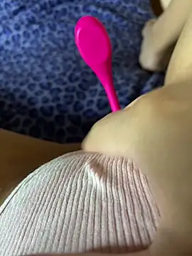 Esmeralda-berrys online show from January 6, 2026, 12:42 pm