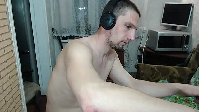 Snapshot of Alexilon chatting on March 18, 2026, 6:11 pm Alexilon online show from March 18, 2026, 6:11 pm