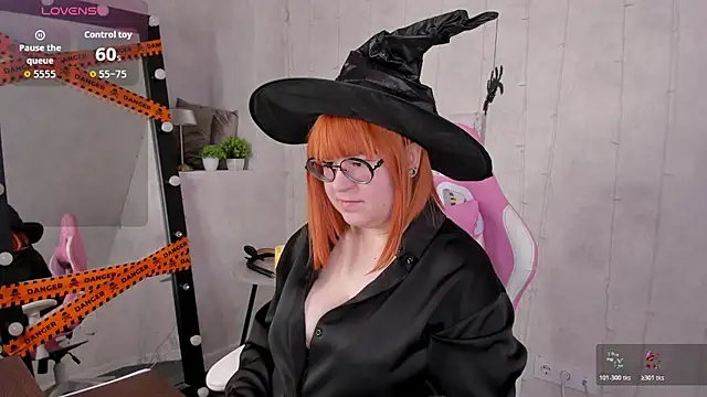 Snapshot of Michelle_Wilsson chatting on October 27, 2025, 6:06 am Michelle Wilsson online show from October 27, 2025, 6:06 am