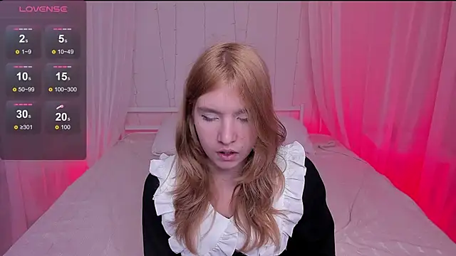 Snapshot of Iris_Rain chatting on October 10, 2025, 12:37 pm Iris Rain online show from October 10, 2025, 12:37 pm