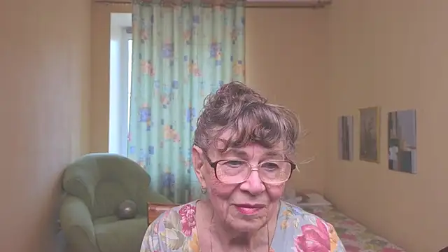 Betty Brick online show from May 2, 2026, 11:48 am