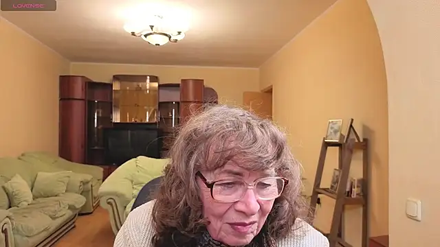 Betty Brick online show from May 5, 2026, 4:04 pm