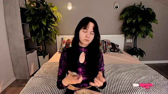 BerryDiva online show from September 17, 2025, 7:59 pm