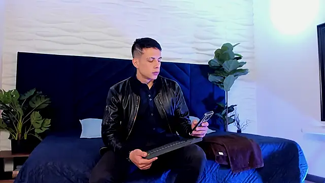 Dustin Sonne online show from October 30, 2025, 3:52 am