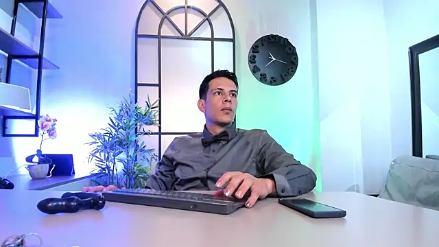 Dustin Sonne online show from May 1, 2026, 3:44 am