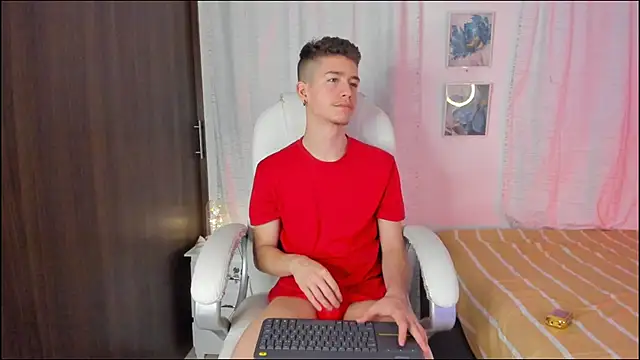 ThiagooJames online show from September 20, 2025, 3:18 am