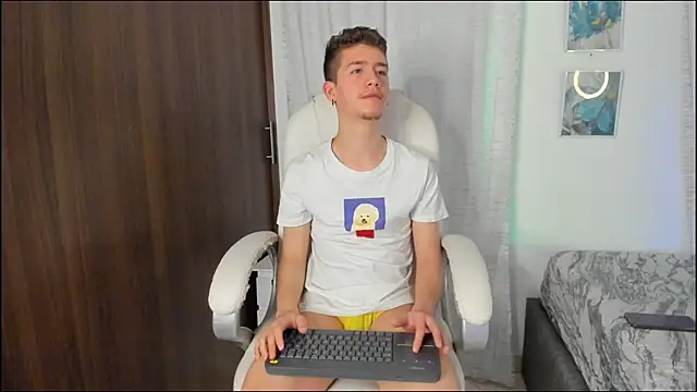 ThiagooJames online show from October 4, 2025, 2:42 am