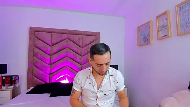 Lushian  online show from September 18, 2025, 3:14 pm