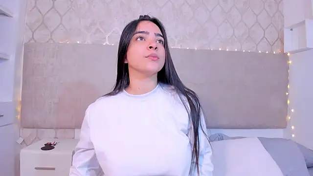 KamilaBetancourt online show from January 15, 2026, 12:21 pm